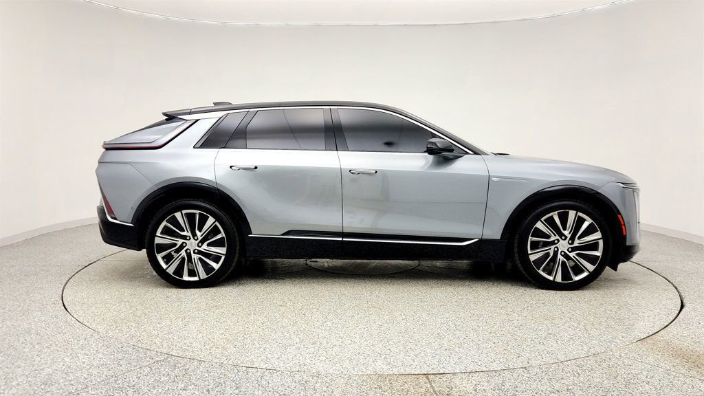 Used 2024 Cadillac Lyriq Luxury image 4