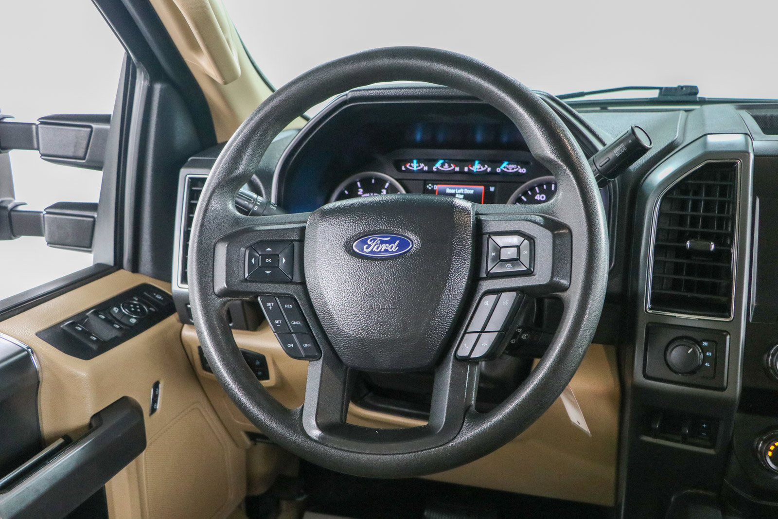 Used 2021 Ford F350 XLT w/ XLT Premium Package AWD/4WD image 13
