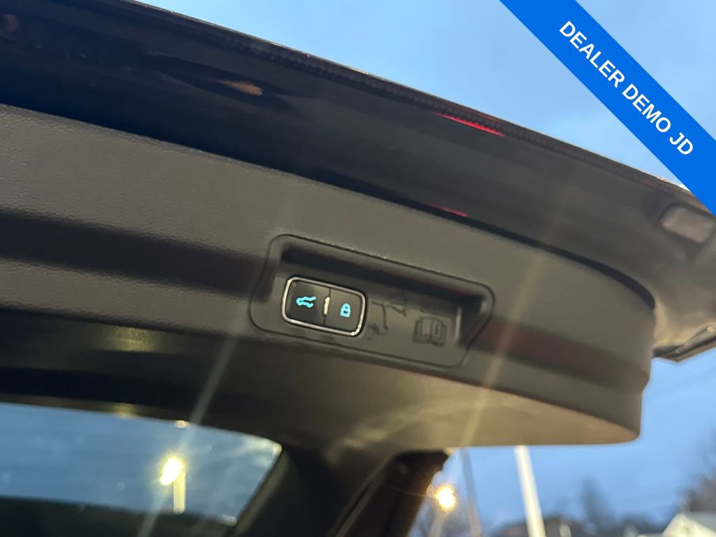 Used 2023 Ford Explorer XLT w/ Equipment Group 202A image 11