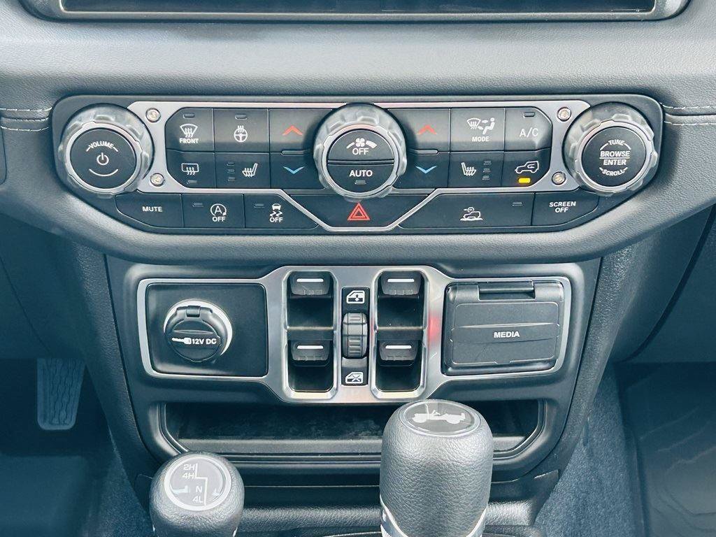 New 2025 Jeep Wrangler Unlimited Sahara AWD/4WD image 19