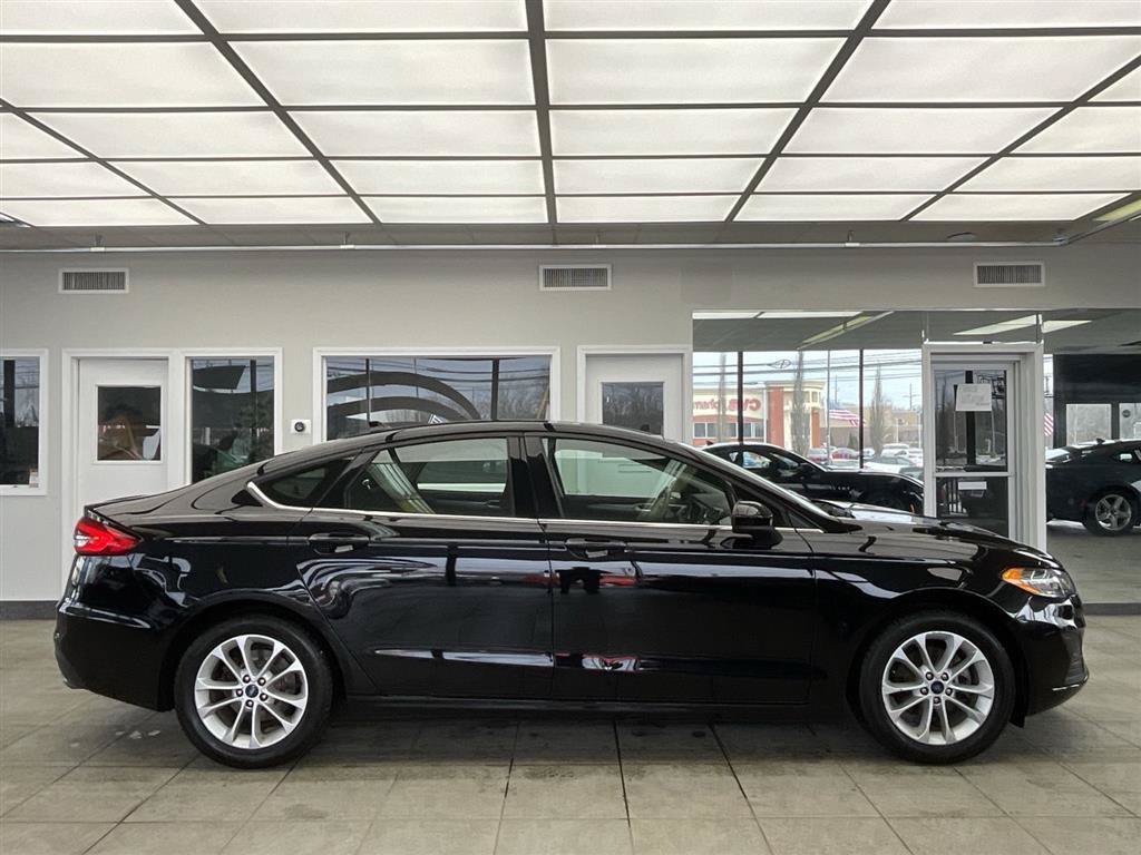 Used 2020 Ford Fusion SE FWD image 4