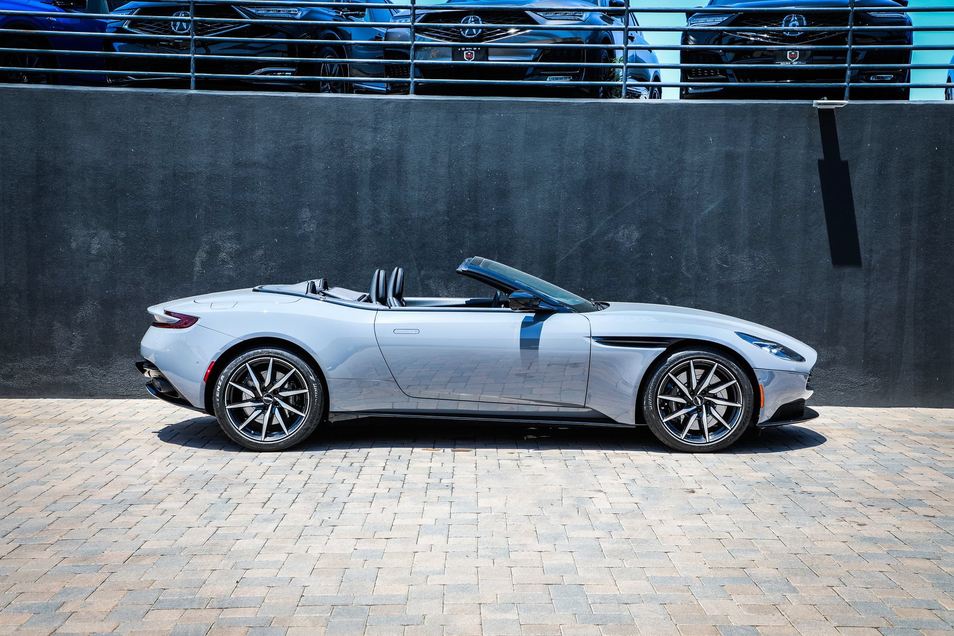Used 2022 Aston Martin DB11 Volante RWD image 35