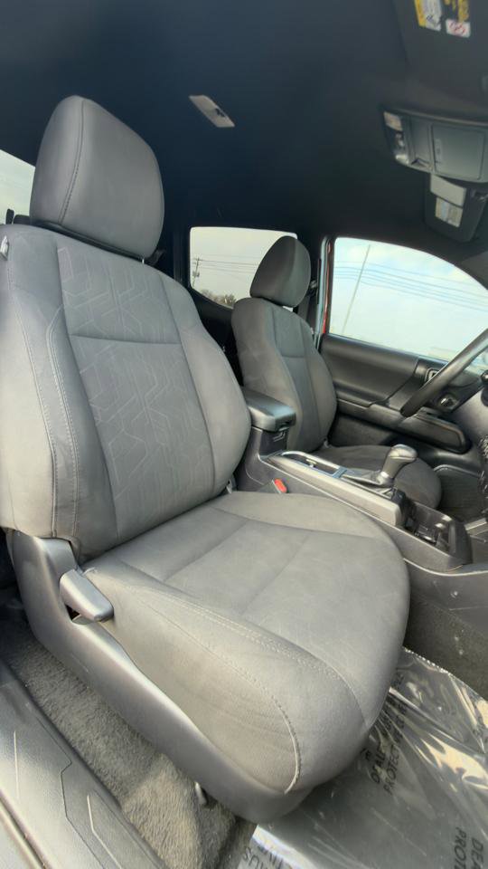 Used 2017 Toyota Tacoma TRD Sport w/ Tow Package (A/T) image 31