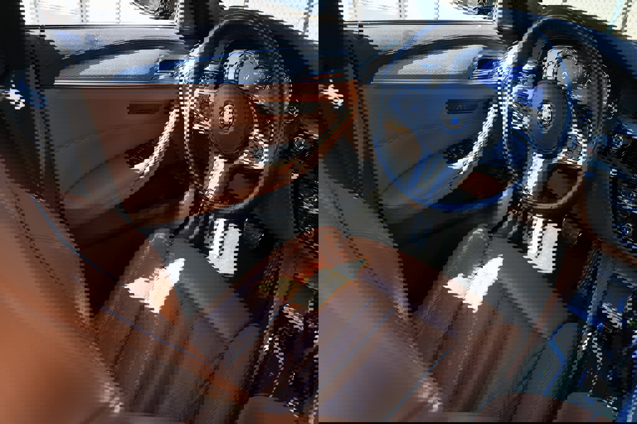 Used 2019 BMW M550i xDrive image 25