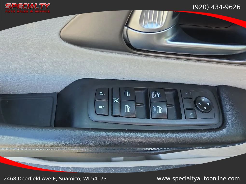 Used 2021 Chrysler Pacifica Touring w/ Cold Weather Group FWD image 16