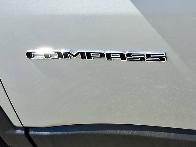 Used 2025 Jeep Compass Limited AWD/4WD image 31