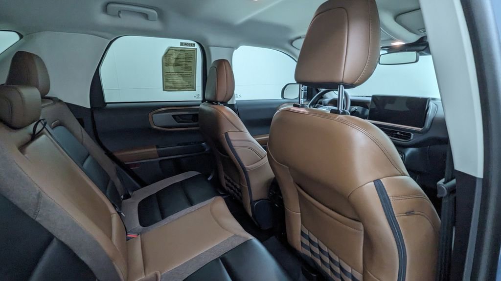 Certified 2025 Ford Bronco Sport Outer Banks w/ Outer Banks Tech Package+ AWD/4WD image 37