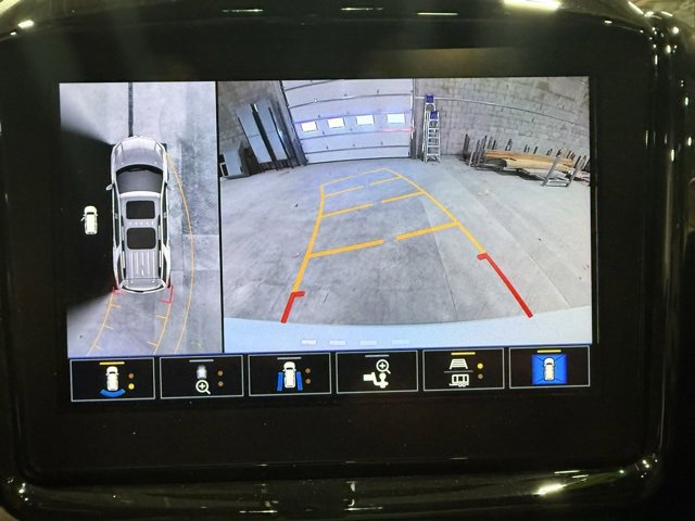 Used 2023 Chevrolet Traverse Premier image 23