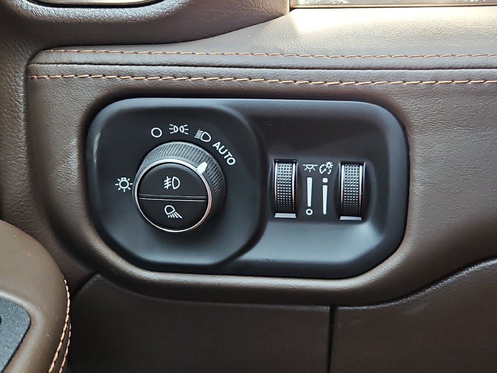Used 2026 RAM 3500 Longhorn AWD/4WD image 24