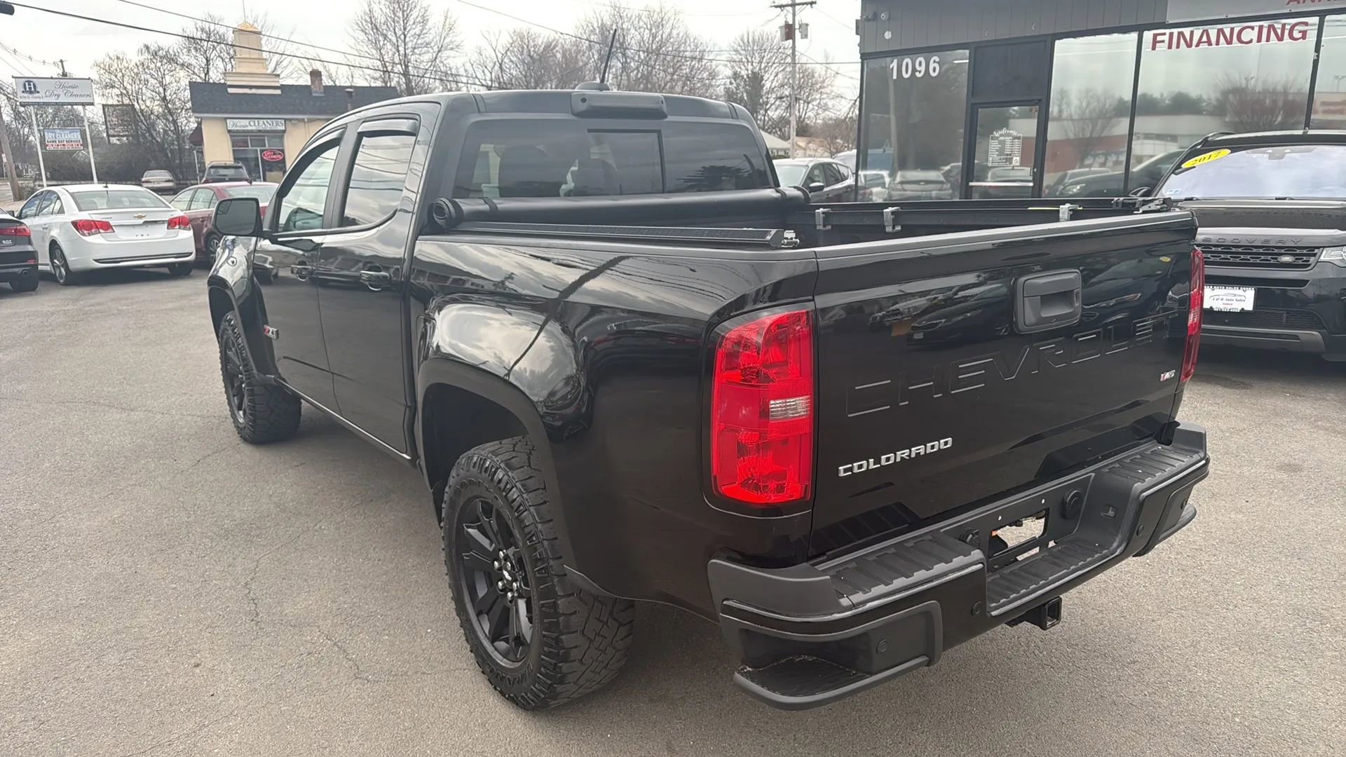 Used 2022 Chevrolet Colorado Z71 w/ Z71 Midnight Edition image 7