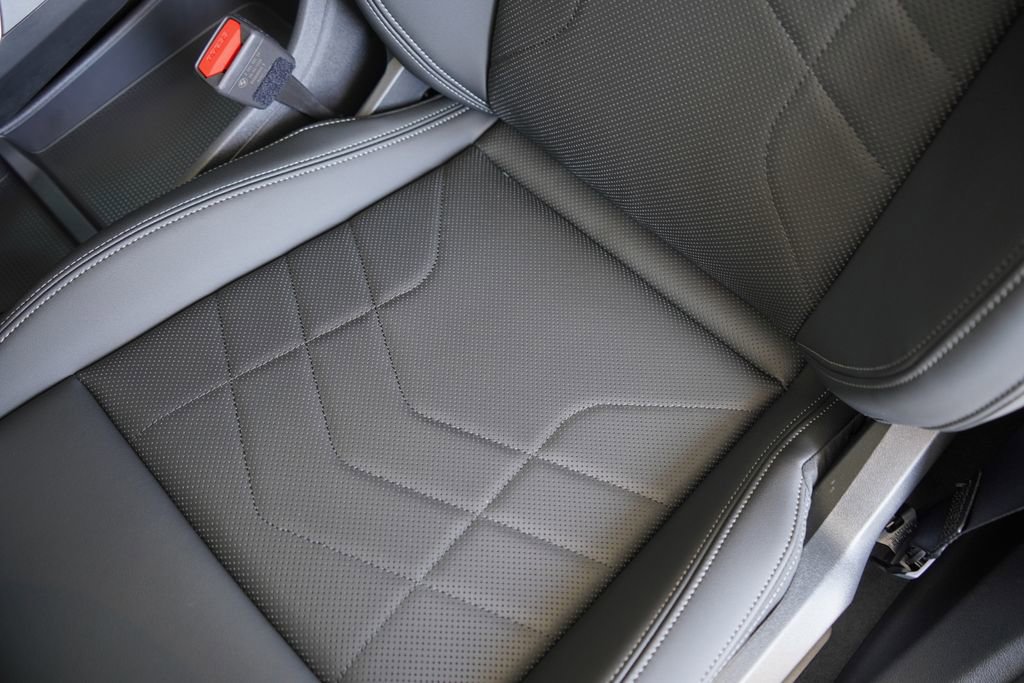 Used 2025 BMW X1 xDrive28i w/ Convenience Package image 11