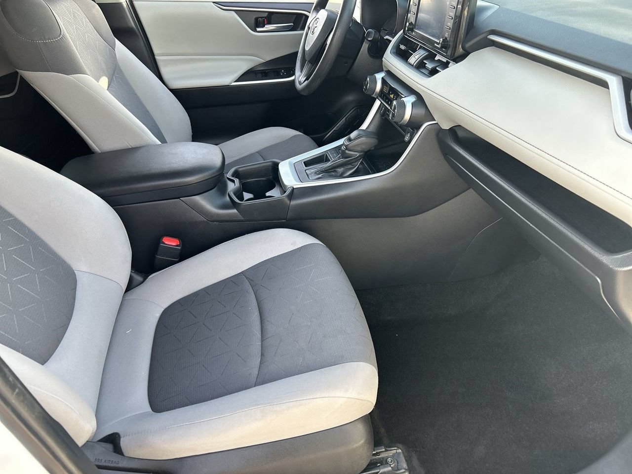 Used 2021 Toyota RAV4 XLE w/ Carpet Mat Package (TMS) FWD image 9