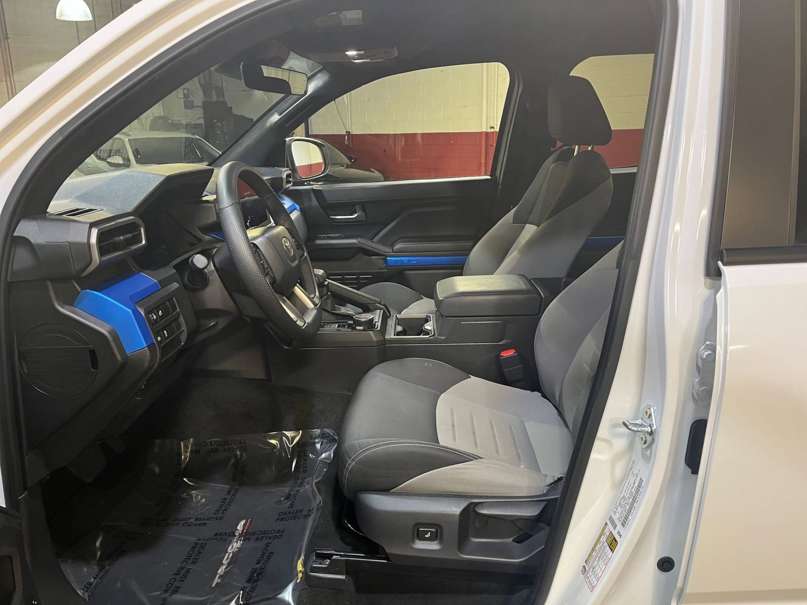 Used 2025 Toyota Tacoma TRD Off-Road image 28