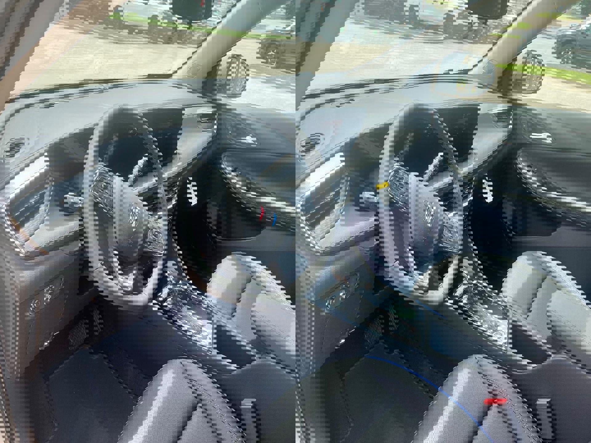 New 2026 Buick Encore GX Sport Touring image 9