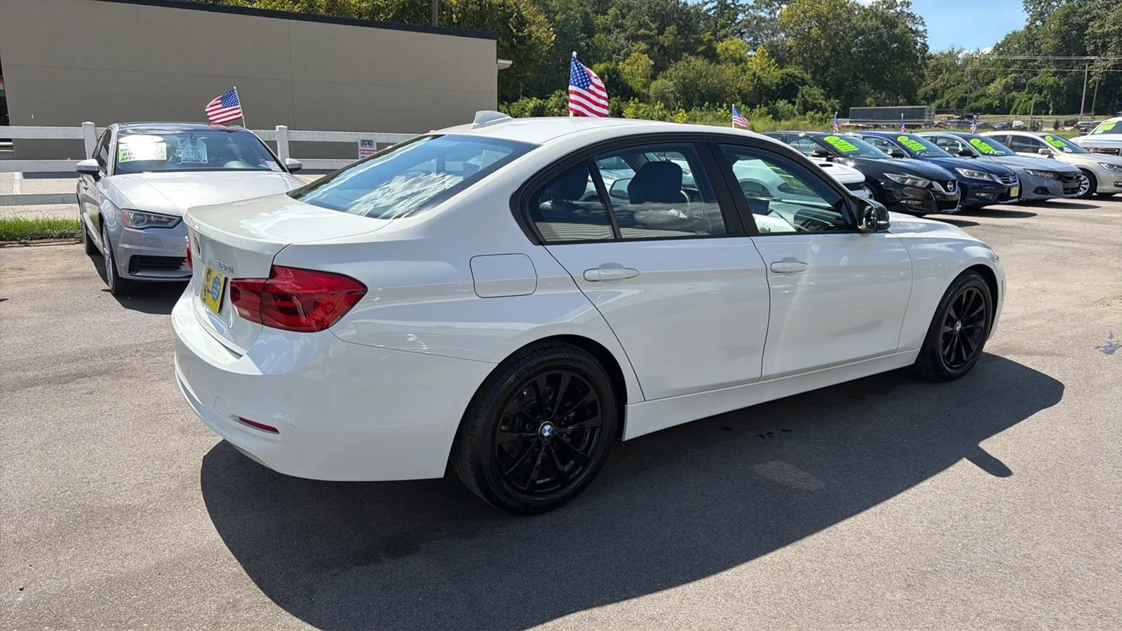 Used 2018 BMW 320i xDrive Sedan w/ Convenience Package AWD/4WD image 5