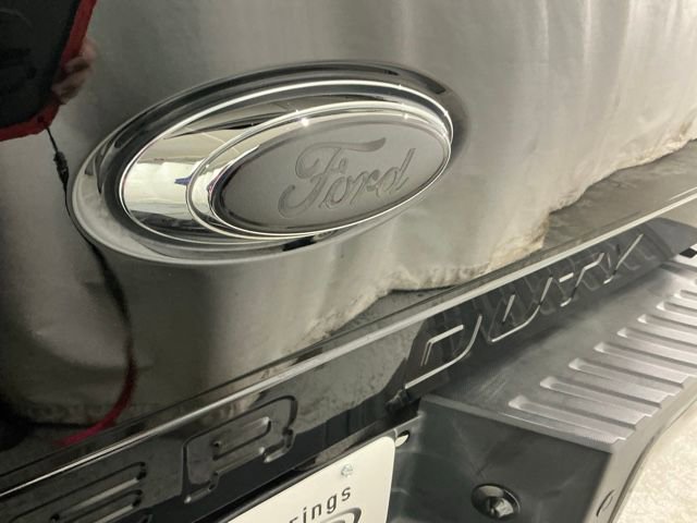 Used 2016 Ford F250 Lariat w/ Lariat Ultimate Package image 5