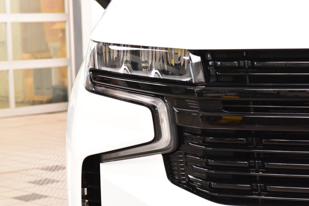 Used 2024 Chevrolet Suburban RST w/ Luxury Package AWD/4WD image 12