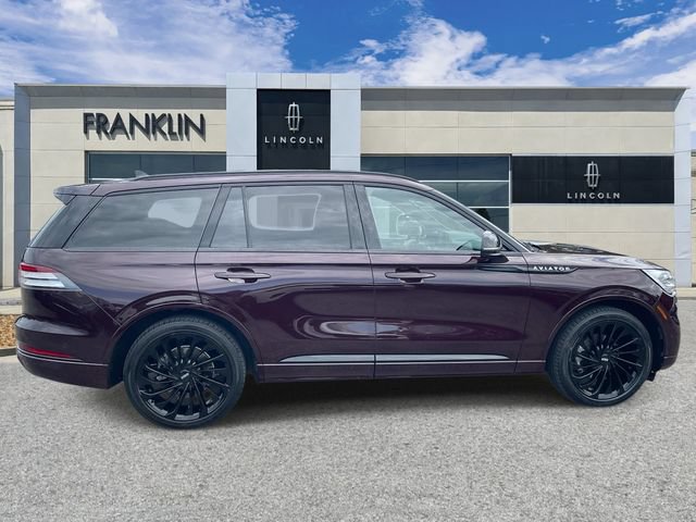 Certified 2024 Lincoln Aviator Black Label w/ Jet Package AWD/4WD image 2