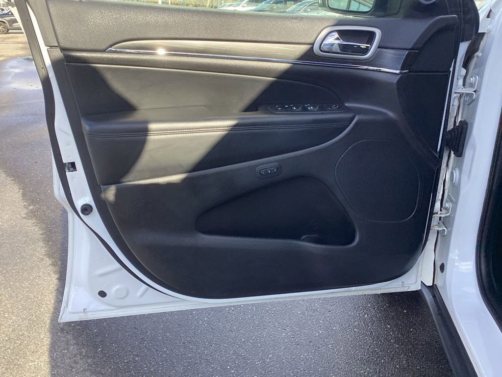 Used 2020 Jeep Grand Cherokee Limited image 10