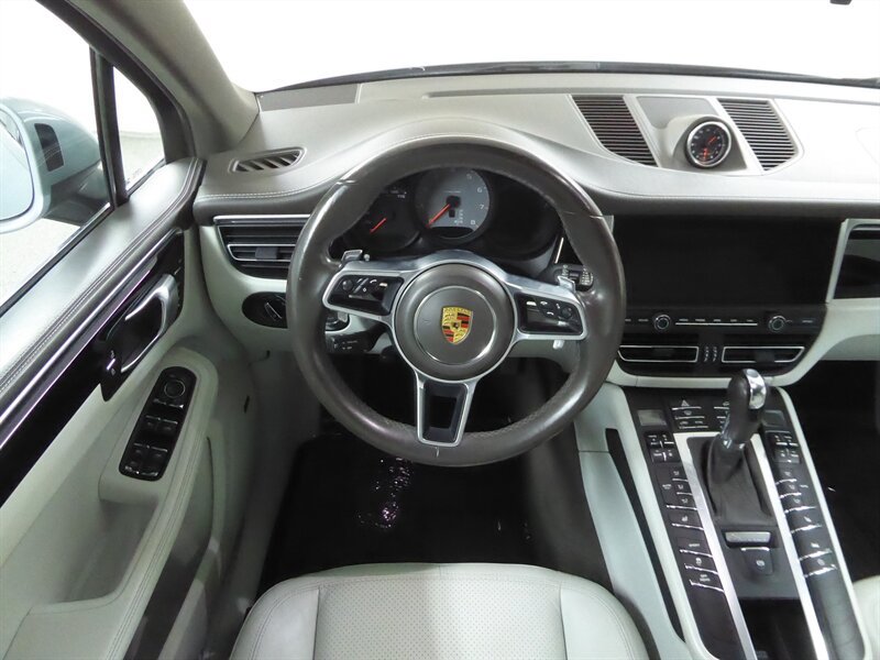 Used 2021 Porsche Macan S AWD/4WD image 10