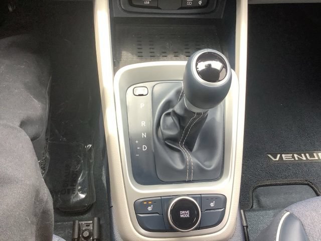 Certified 2025 Hyundai Venue Limited FWD image 25