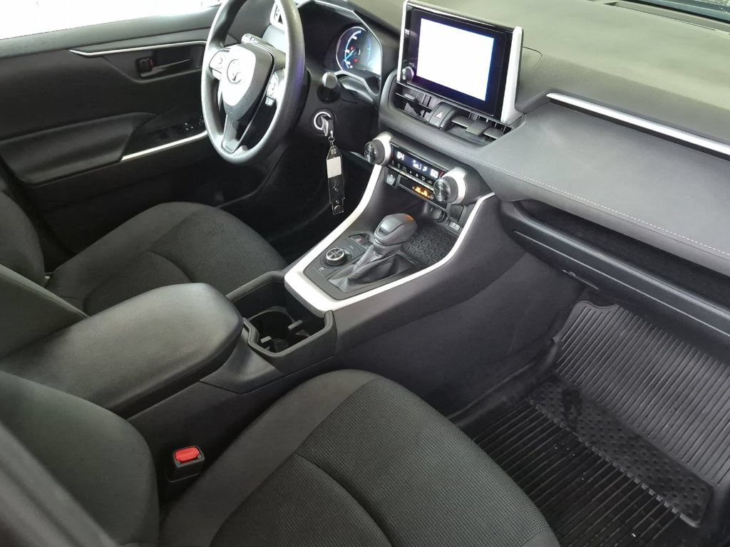 Used 2023 Toyota RAV4 LE AWD/4WD image 16