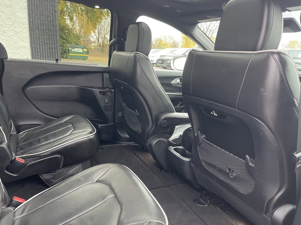 Used 2021 Chrysler Pacifica Limited w/ S Appearance Package image 31
