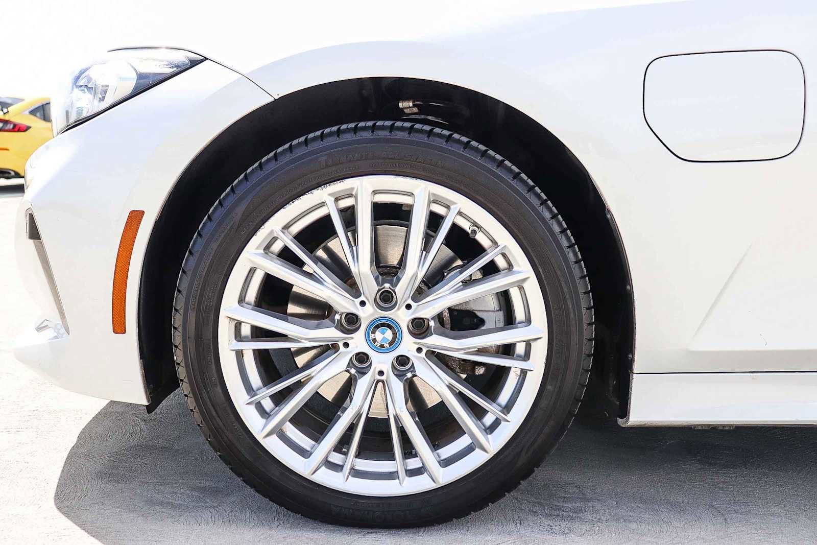 Used 2024 BMW 330e image 11