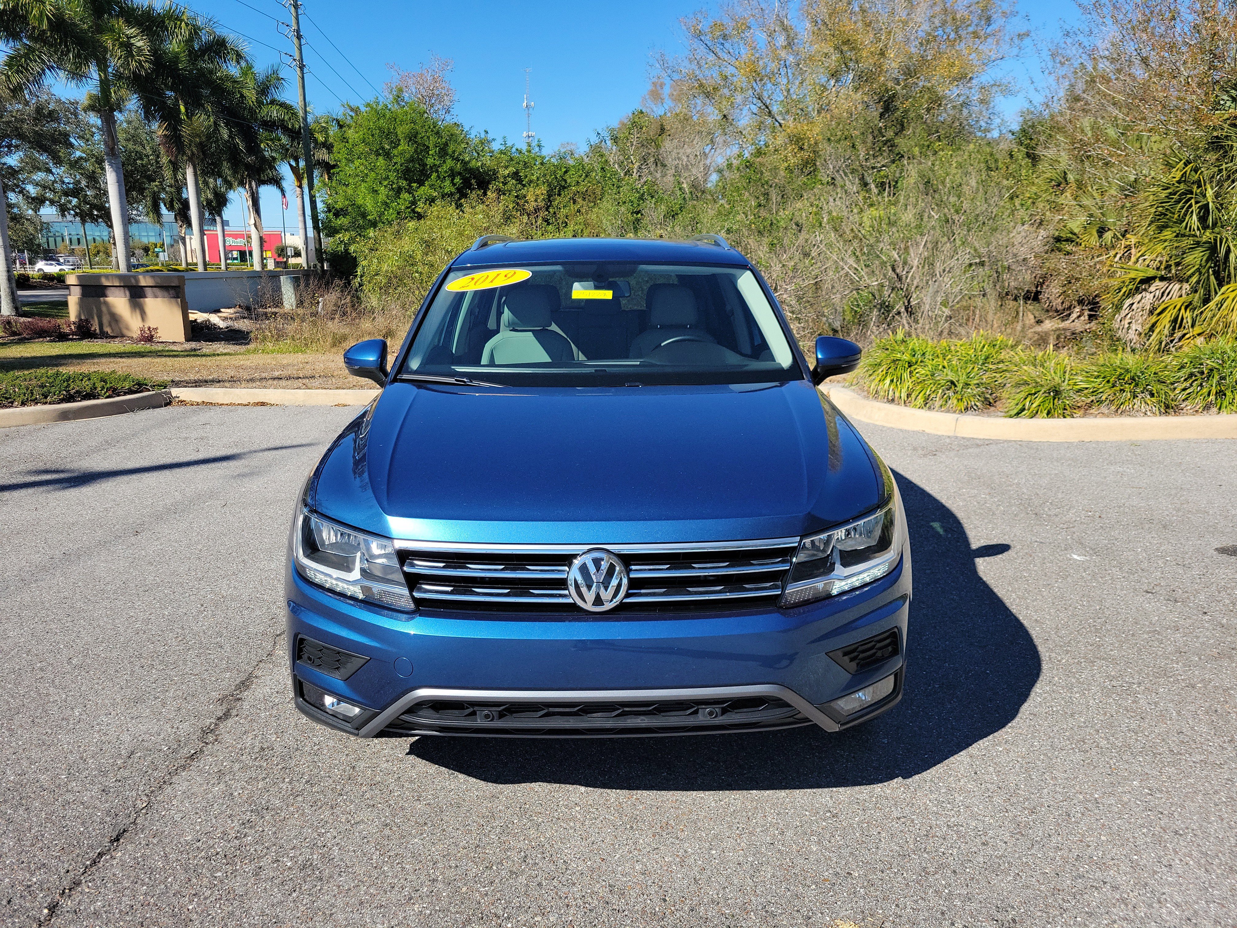 Used 2019 Volkswagen Tiguan SEL image 2