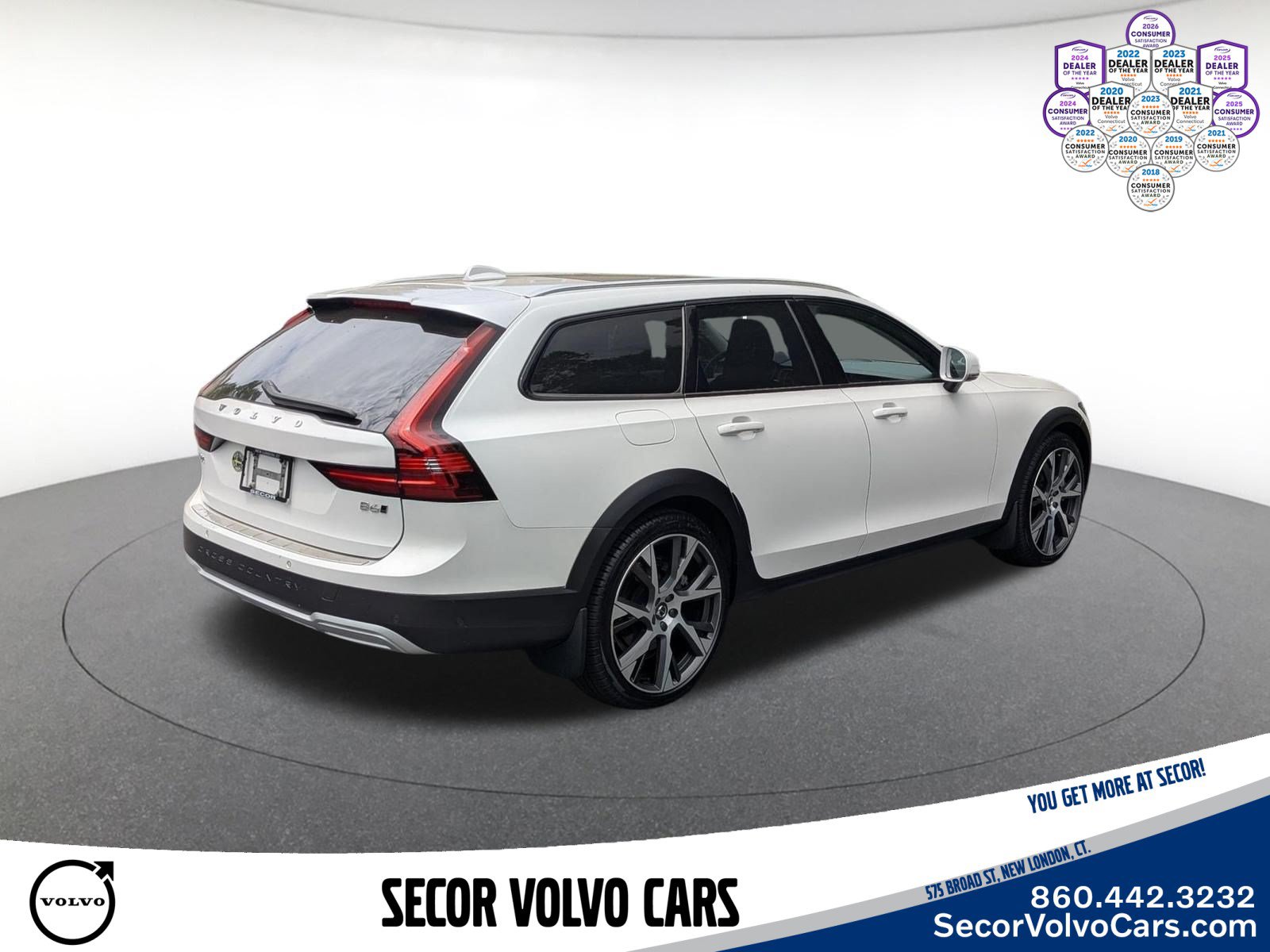 Used 2025 Volvo V90 B6 Cross Country Ultra AWD/4WD image 6
