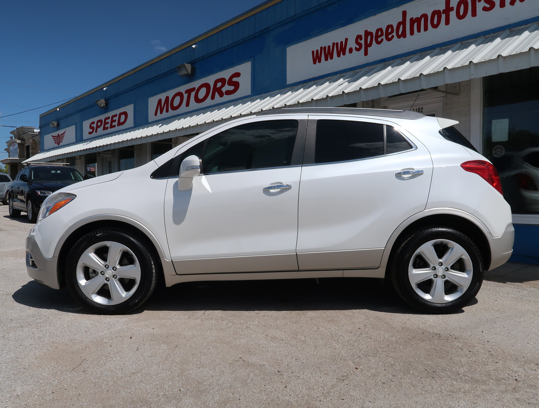 Used 2015 Buick Encore Convenience FWD image 3