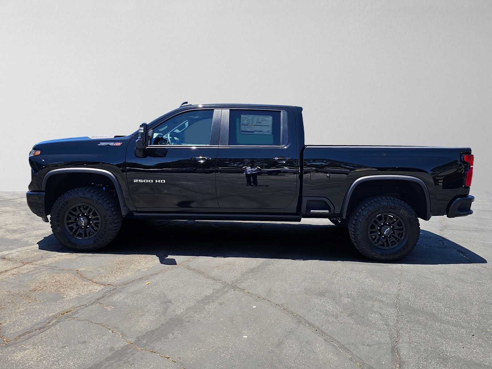 New 2026 Chevrolet Silverado 2500 ZR2 AWD/4WD image 8