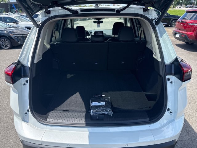New 2026 Nissan Rogue Dark Armor AWD/4WD image 9