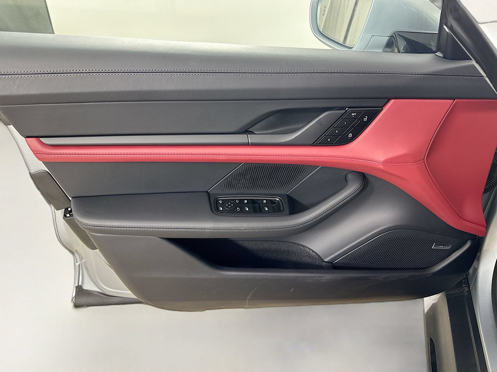 New 2026 Porsche Taycan GTS AWD/4WD image 15
