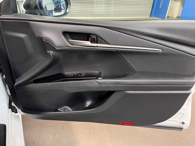 Used 2025 Toyota Camry SE image 11