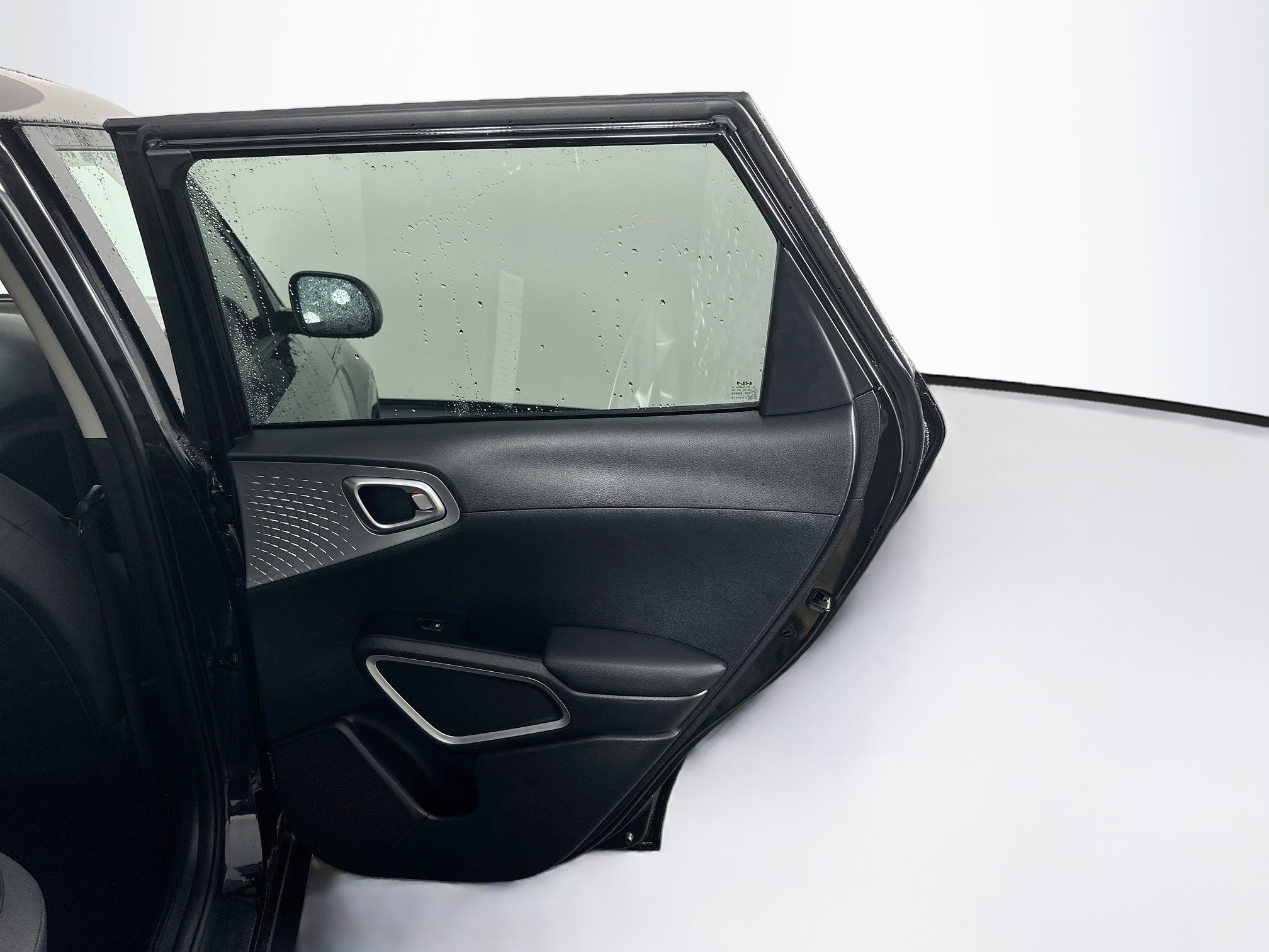 Used 2025 Kia Soul LX w/ LX Technology Package FWD image 28