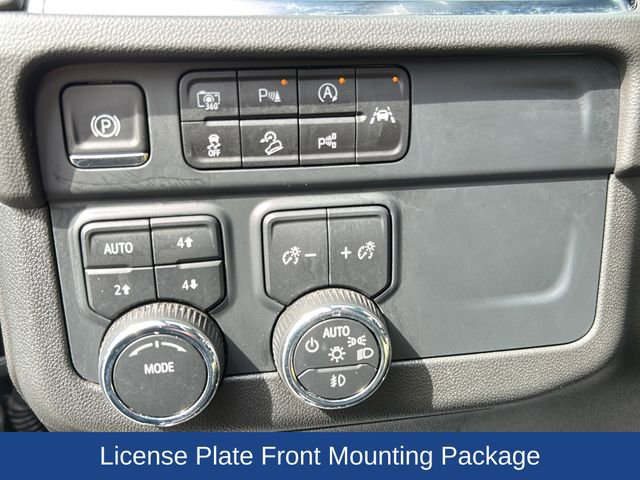 Used 2025 Chevrolet Suburban Z71 AWD/4WD image 13