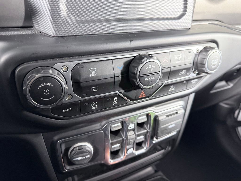 Used 2022 Jeep Gladiator Willys image 18