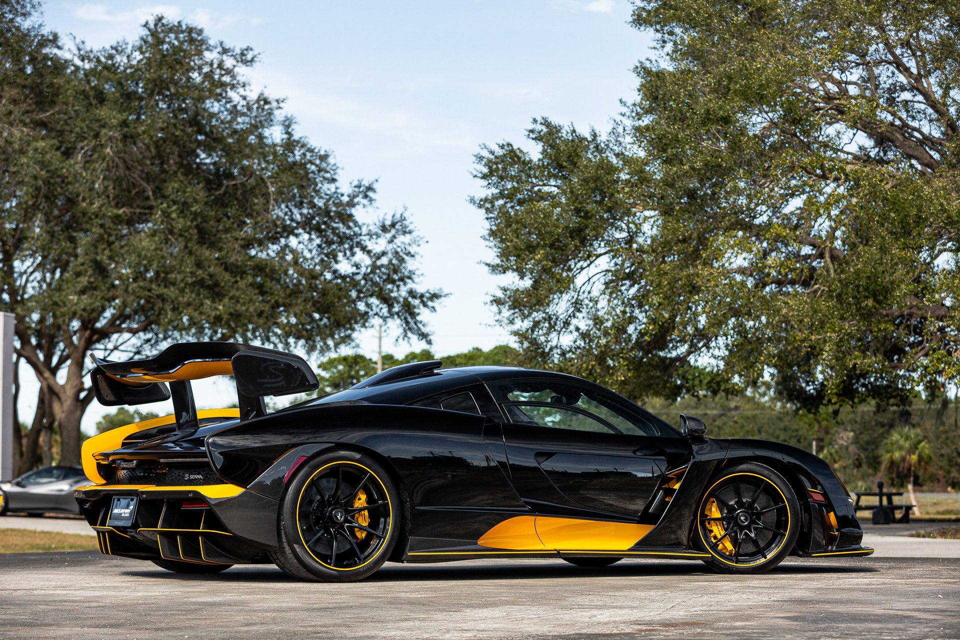 Used 2019 McLaren Senna image 28