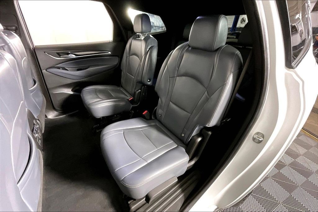 Used 2022 Buick Enclave Premium image 36