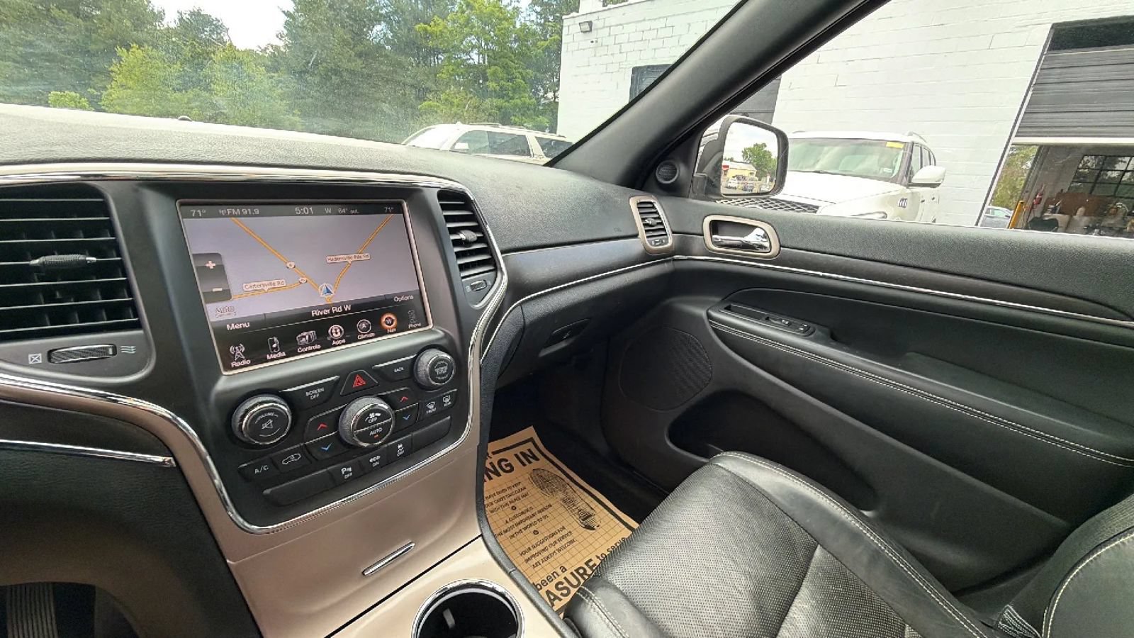 Used 2015 Jeep Grand Cherokee Limited w/ Luxury Group II RWD image 25