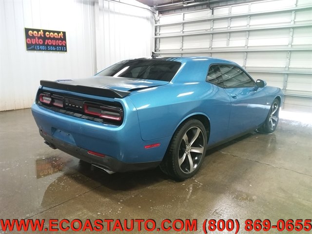 Used 2015 Dodge Challenger R/T RWD image 2