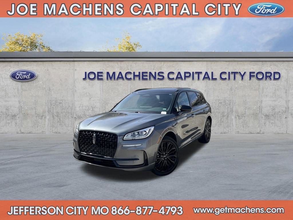 Used 2025 Lincoln Corsair Grand Touring w/ Jet Appearance Package image 3