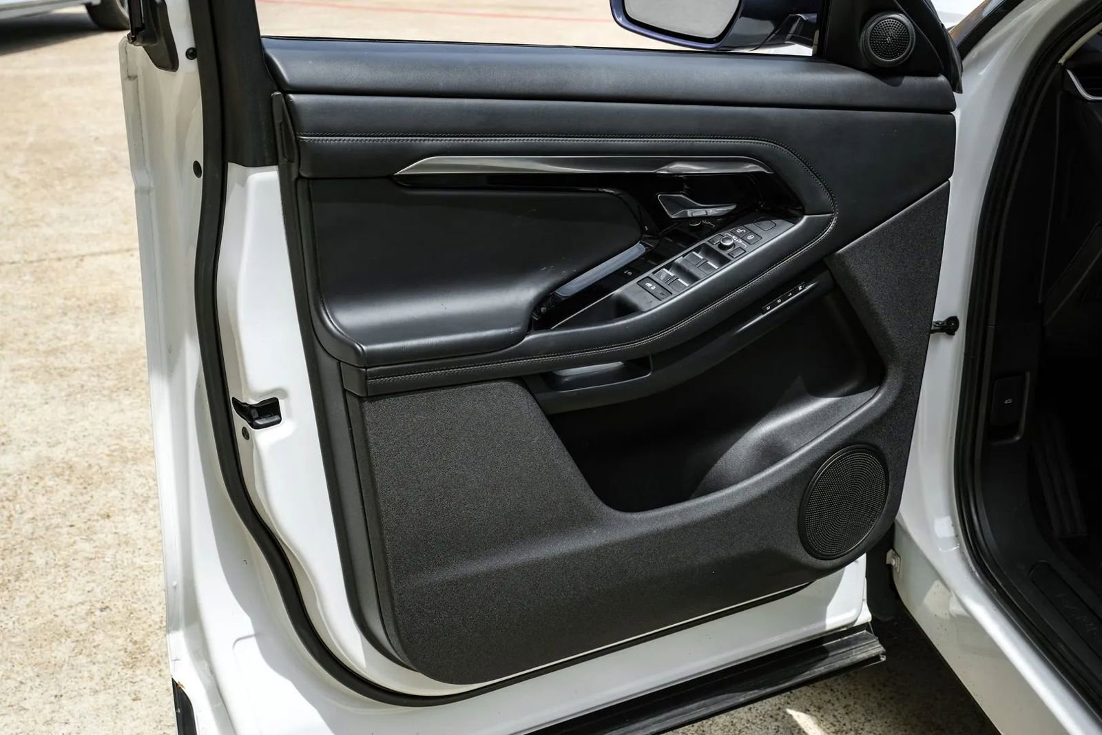 Used 2020 Land Rover Range Rover Evoque SE AWD/4WD image 45