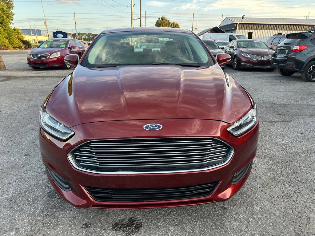 Used 2014 Ford Fusion SE FWD image 2
