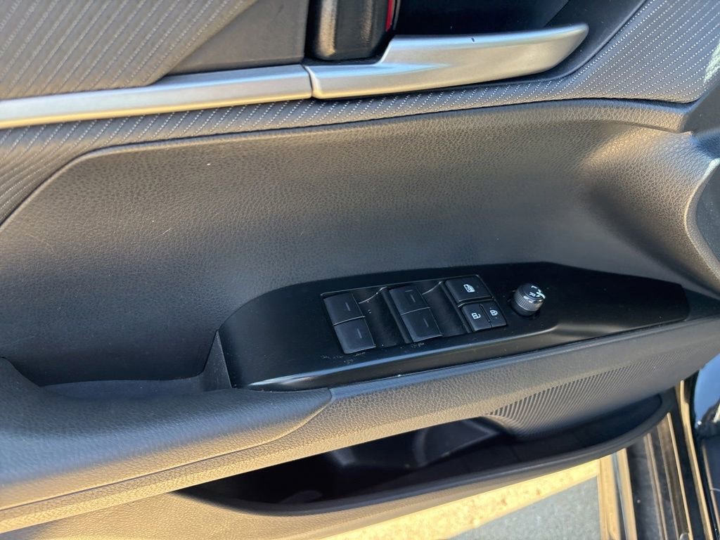 Used 2025 Toyota Camry SE FWD image 12