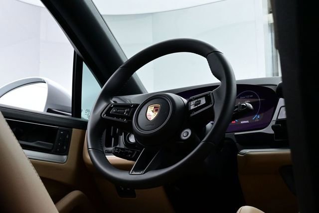 Certified 2026 Porsche Cayenne Coupe AWD/4WD image 20