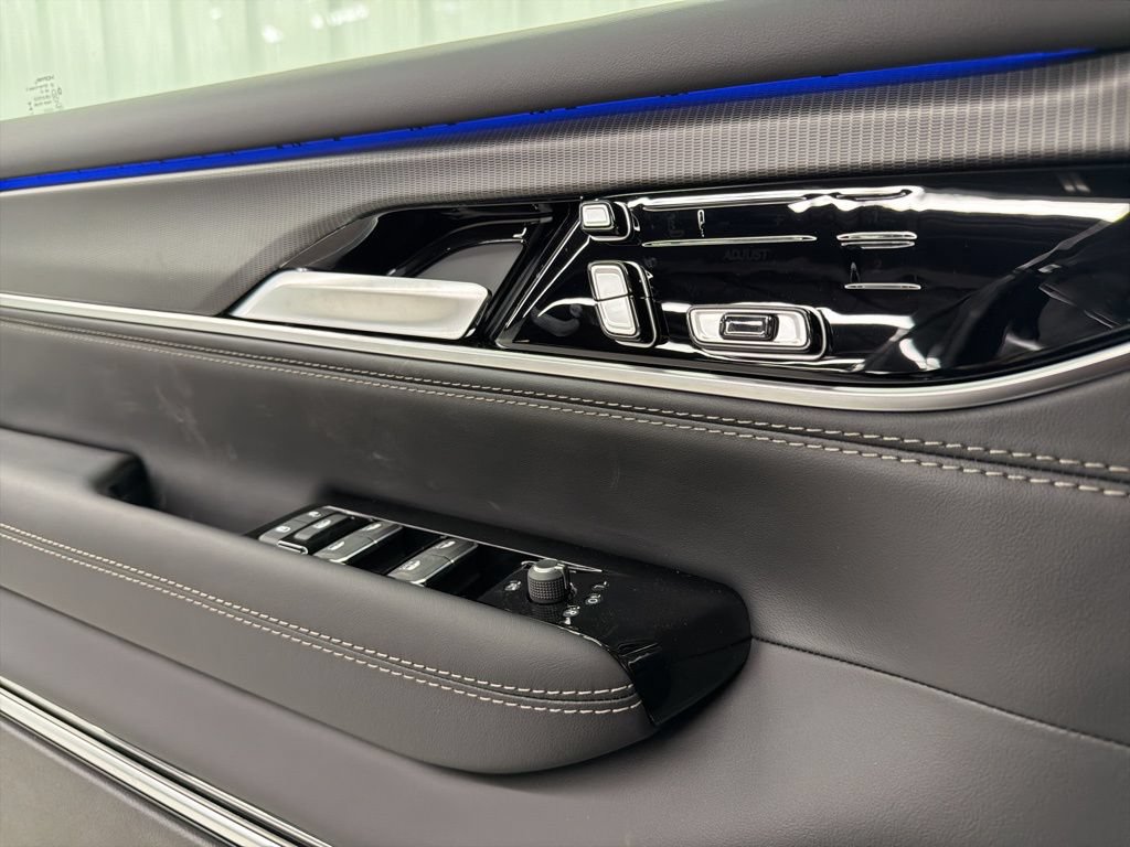 New 2026 Jeep Grand Wagoneer Summit AWD/4WD image 24