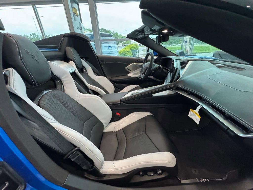 New 2026 Chevrolet Corvette Stingray Preferred Conv w/ 2LT image 17