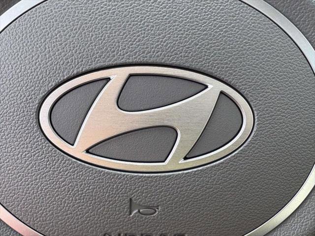 Certified 2025 Hyundai Elantra SEL image 34